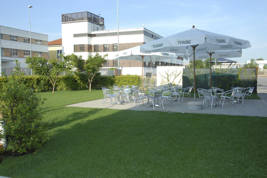 Groane Hotel Residence Cesano Maderno Eksteriør billede
