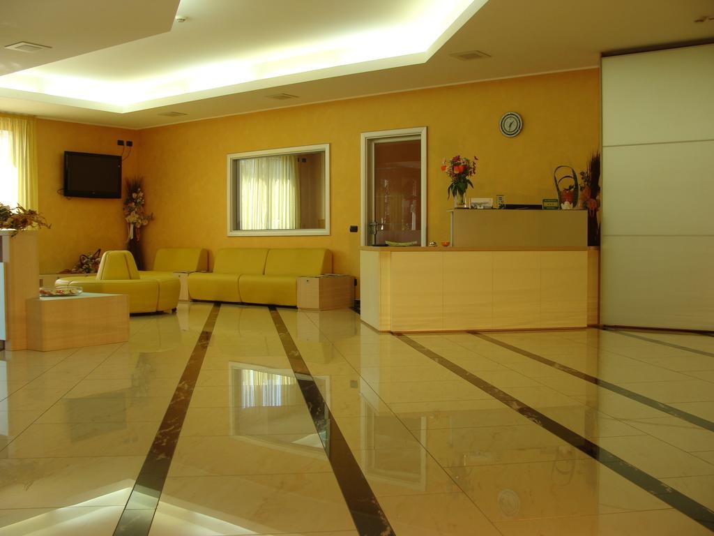 Groane Hotel Residence Cesano Maderno Eksteriør billede