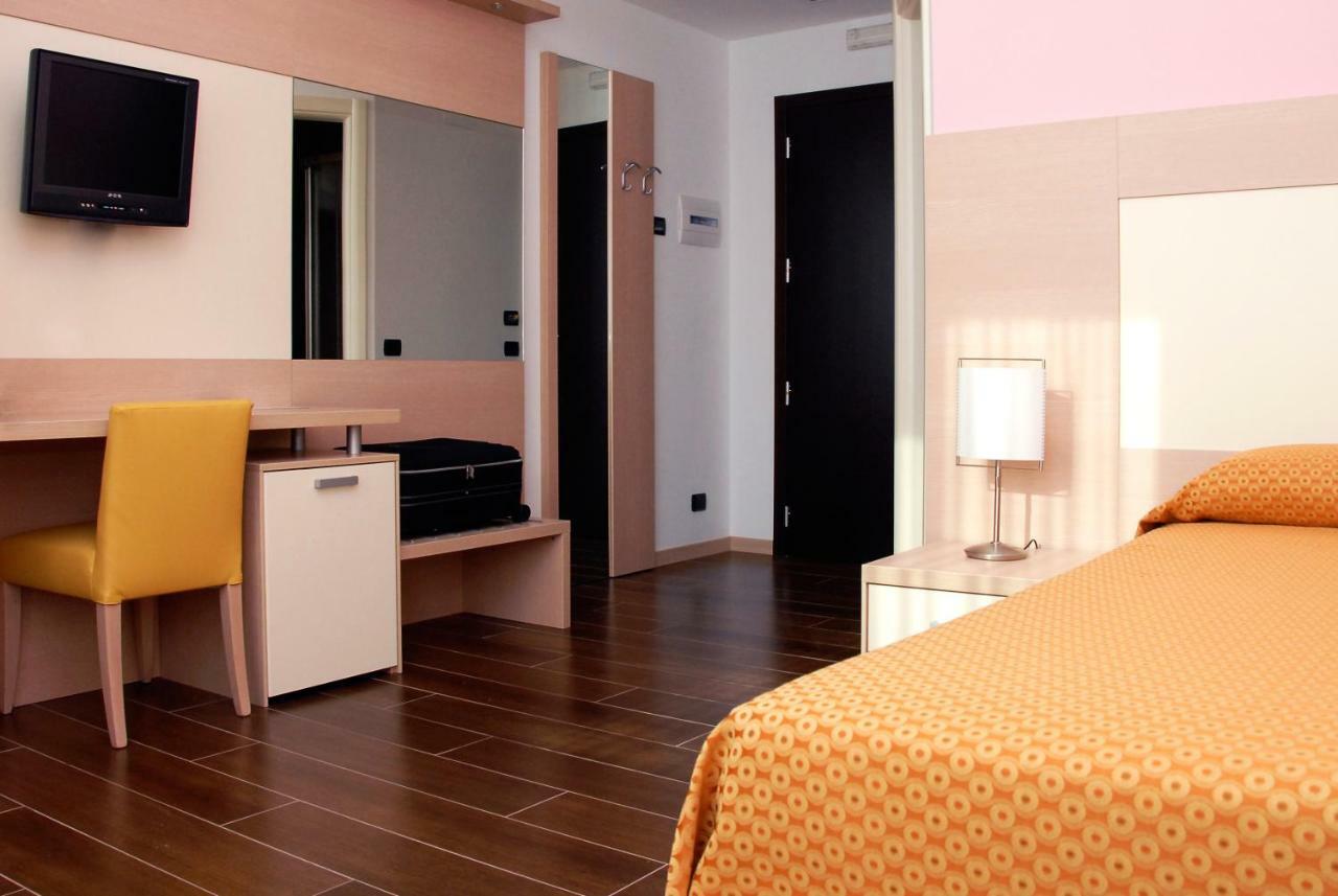 Groane Hotel Residence Cesano Maderno Eksteriør billede