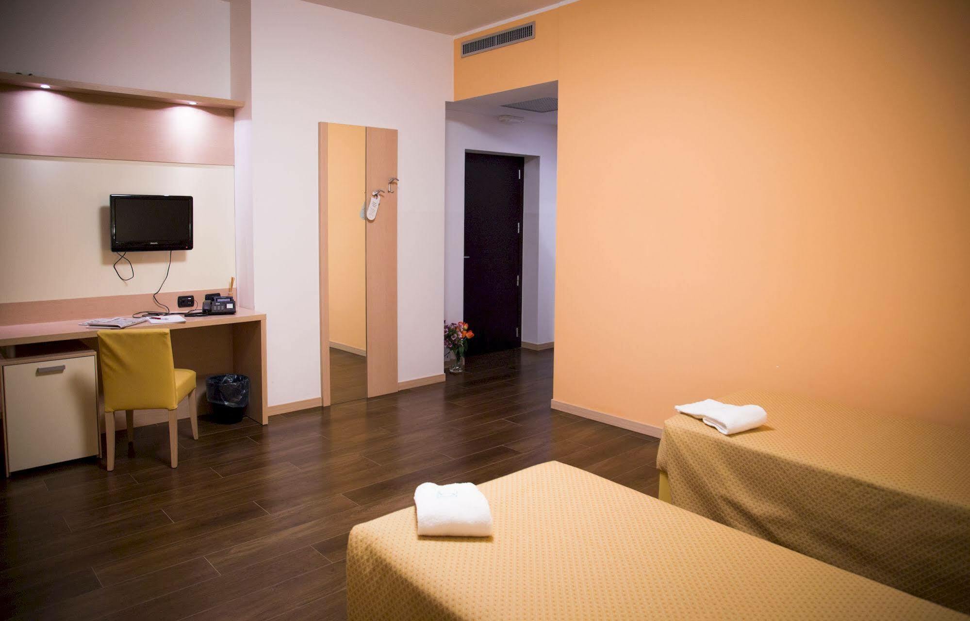Groane Hotel Residence Cesano Maderno Eksteriør billede