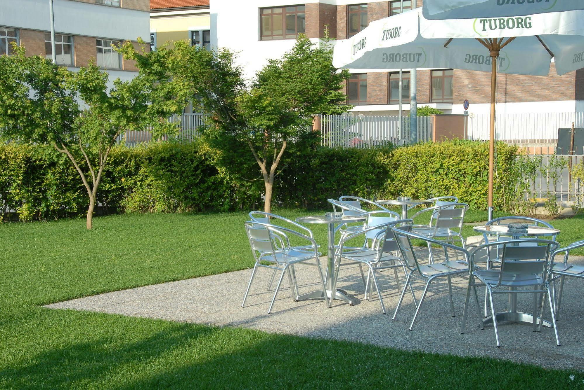 Groane Hotel Residence Cesano Maderno Eksteriør billede